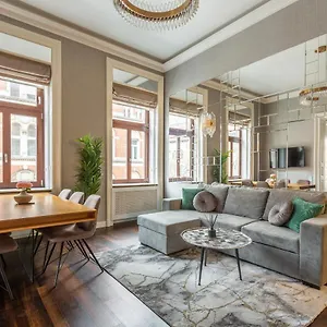 Luxury With Balcony Next To The New York Cafe , Budapest Hungary